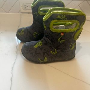Dinosaur Bogs Pull On Boots